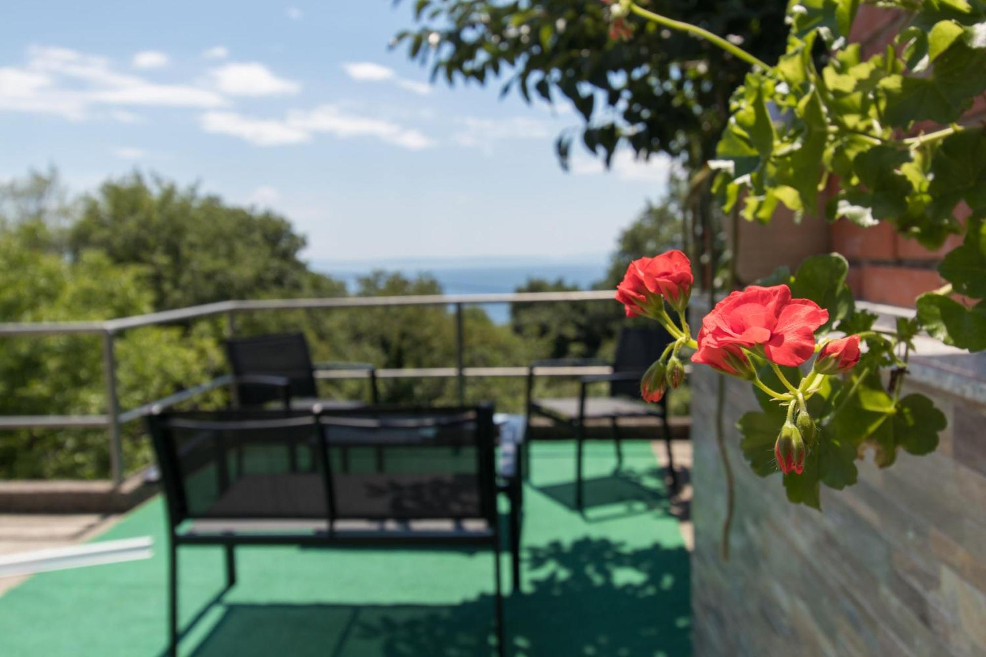 Apartments Vesna Опатия Екстериор снимка