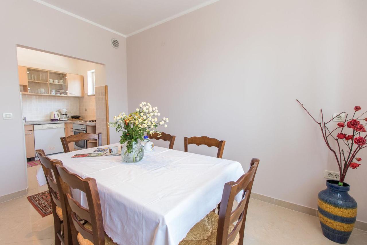 Apartments Vesna Опатия Екстериор снимка