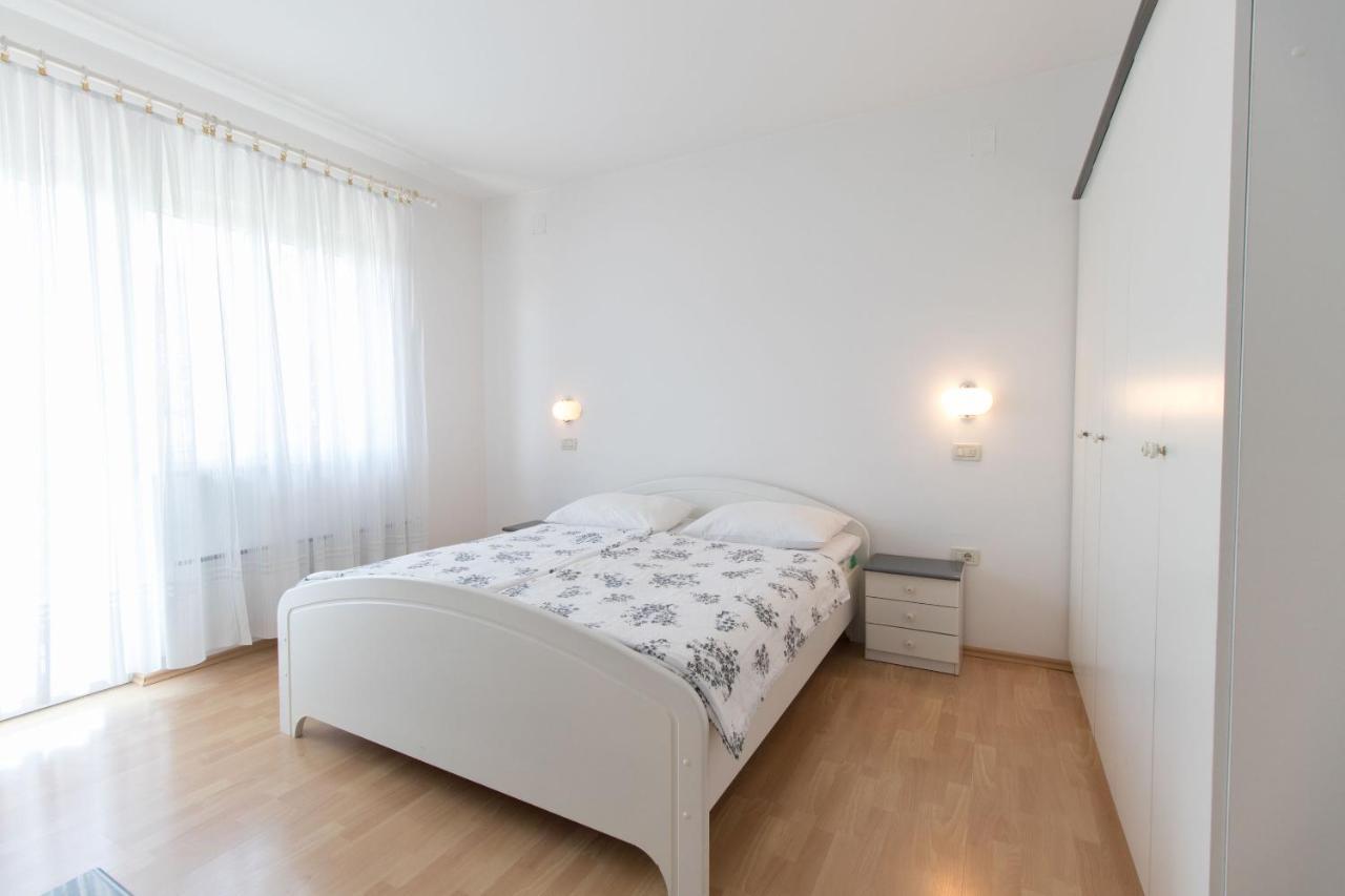 Apartments Vesna Опатия Екстериор снимка